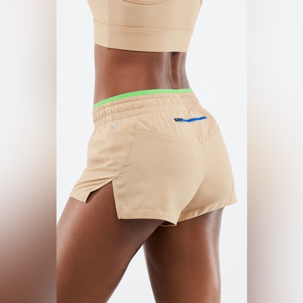 Fabletics Breathe Mid-Rose Run Short size Medium